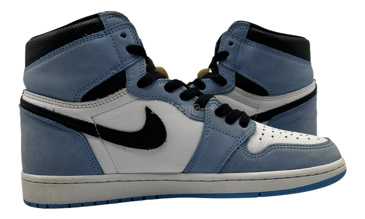Air Jordan 1 Retro "University Blue" (PreOwned)
