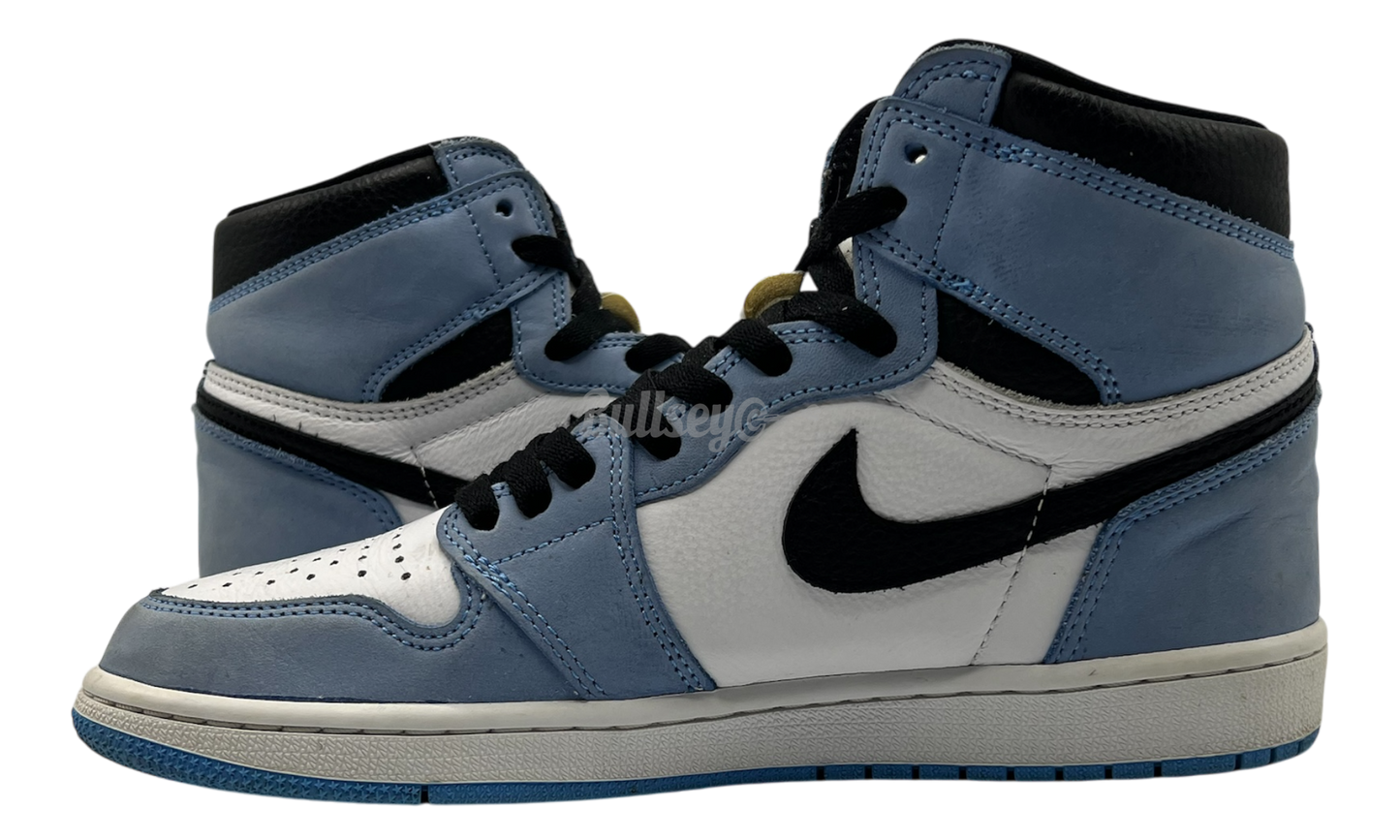 Air Jordan 1 Retro "University Blue" (PreOwned)