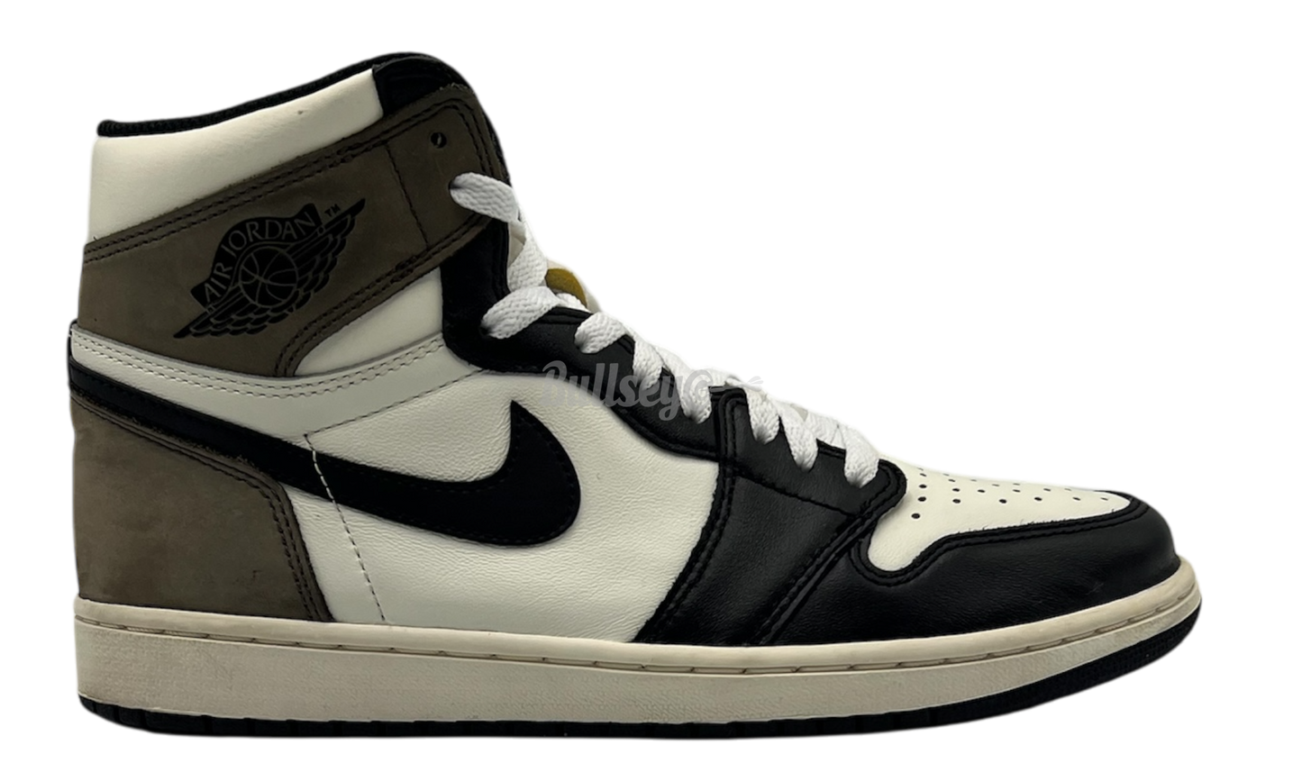 Air Jordan 1 Retro "Mocha" (PreOwned)