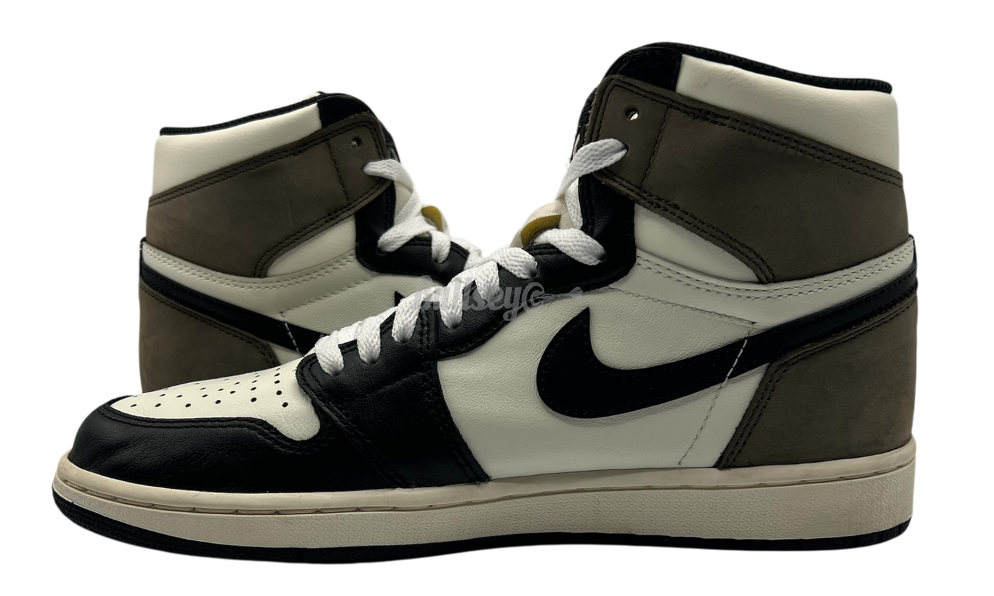 Air Jordan 1 Retro "Mocha" (PreOwned)