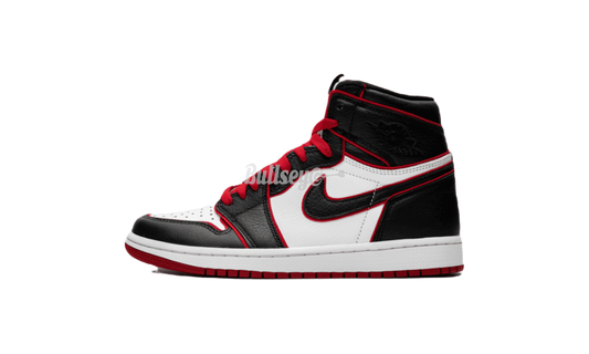 Air Jordan 1 Retro "Bloodline" (PreOwned)-Bullseye Sneaker Boutique