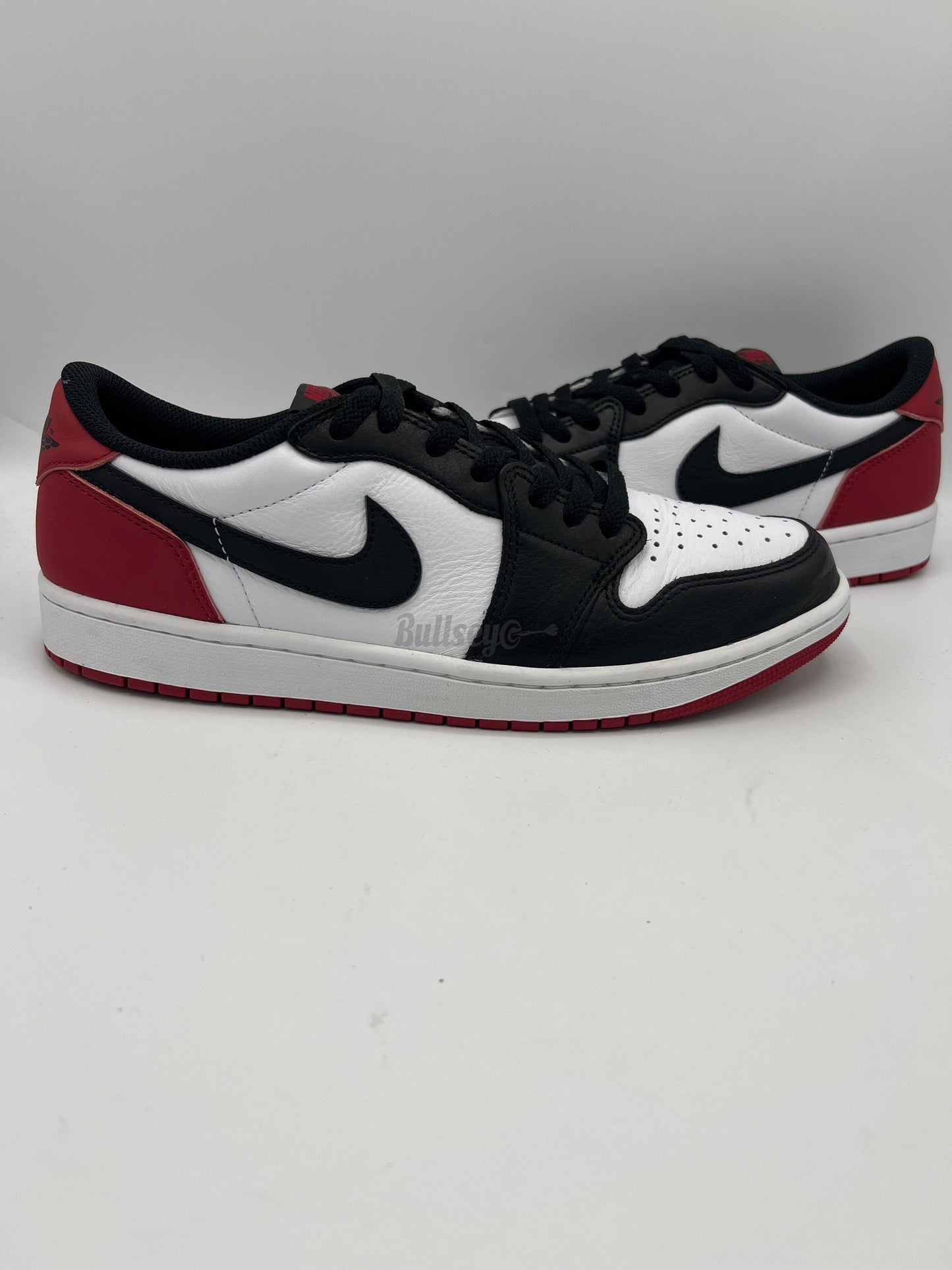 Air Jordan 1 Retro Low OG  "Black Toe" (2023) (PreOwned)