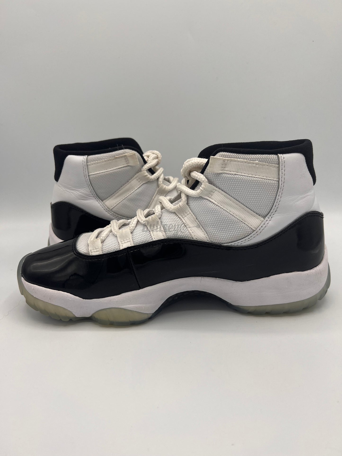 Air Jordan 11 Retro "Concord" 2018 (PreOwned)