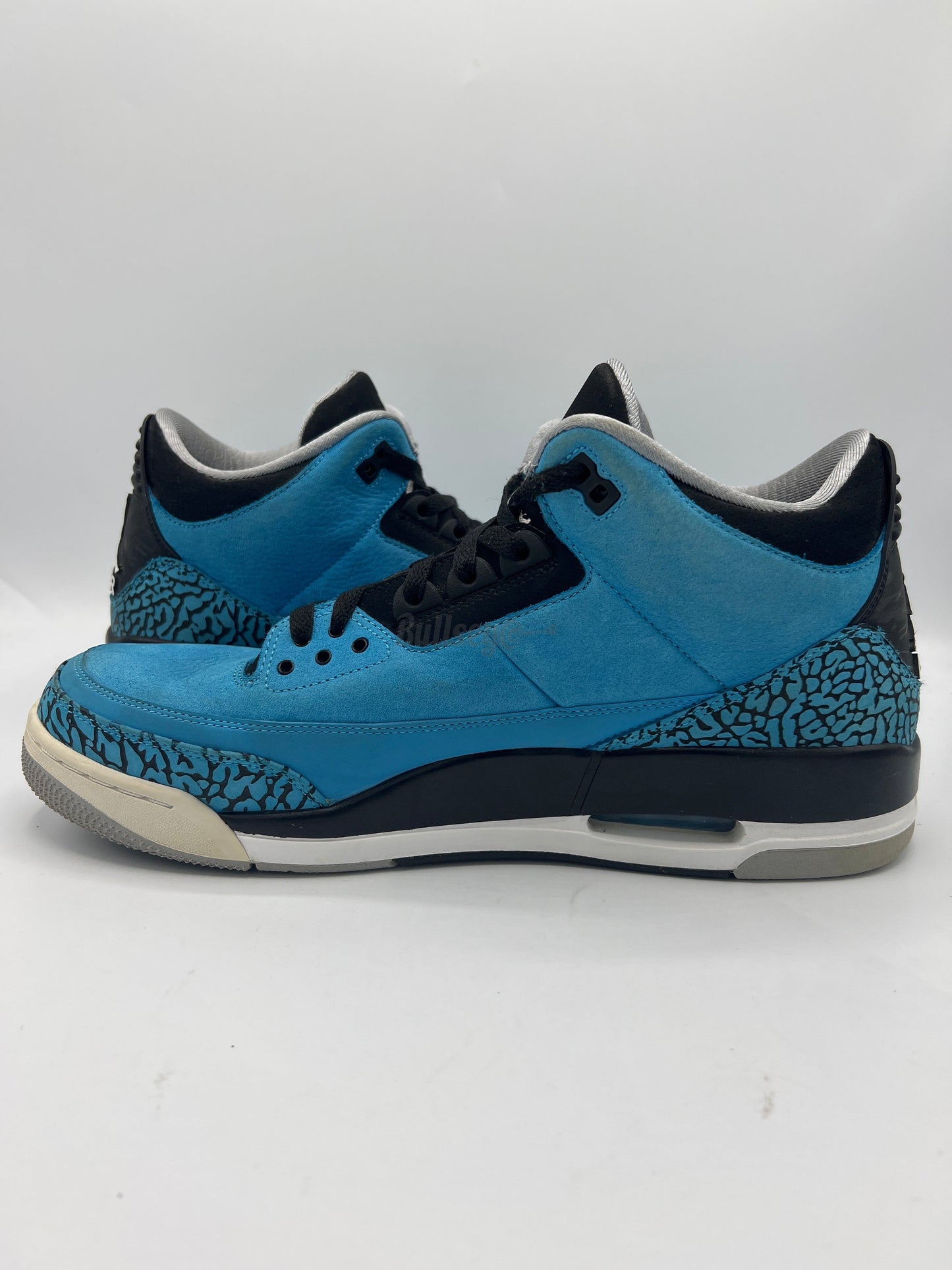 Air Jordan 3 Retro "Powder Blue" (PreOwned)