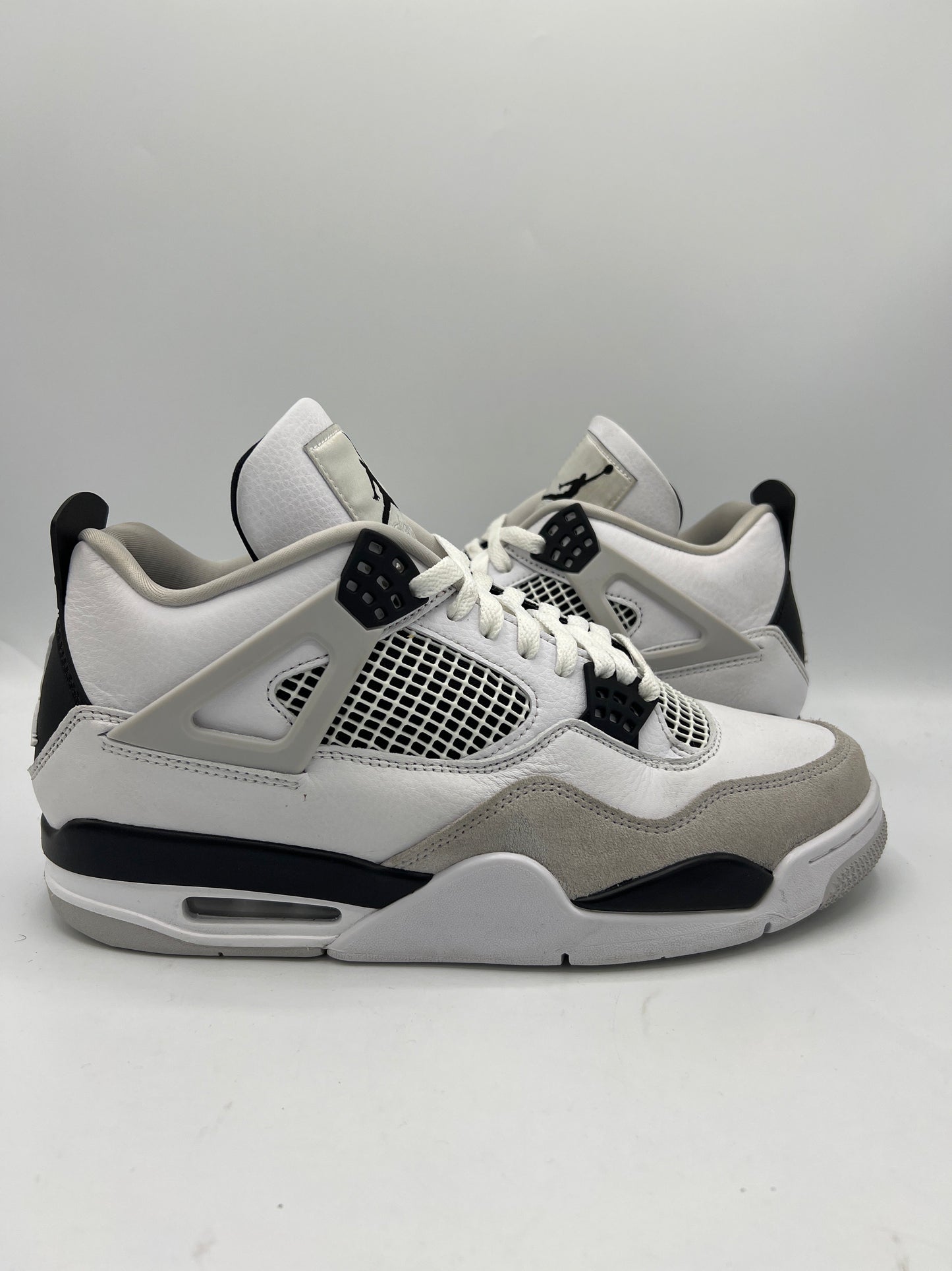 Air Jordan 4 Retro "Military Black" (PreOwned)