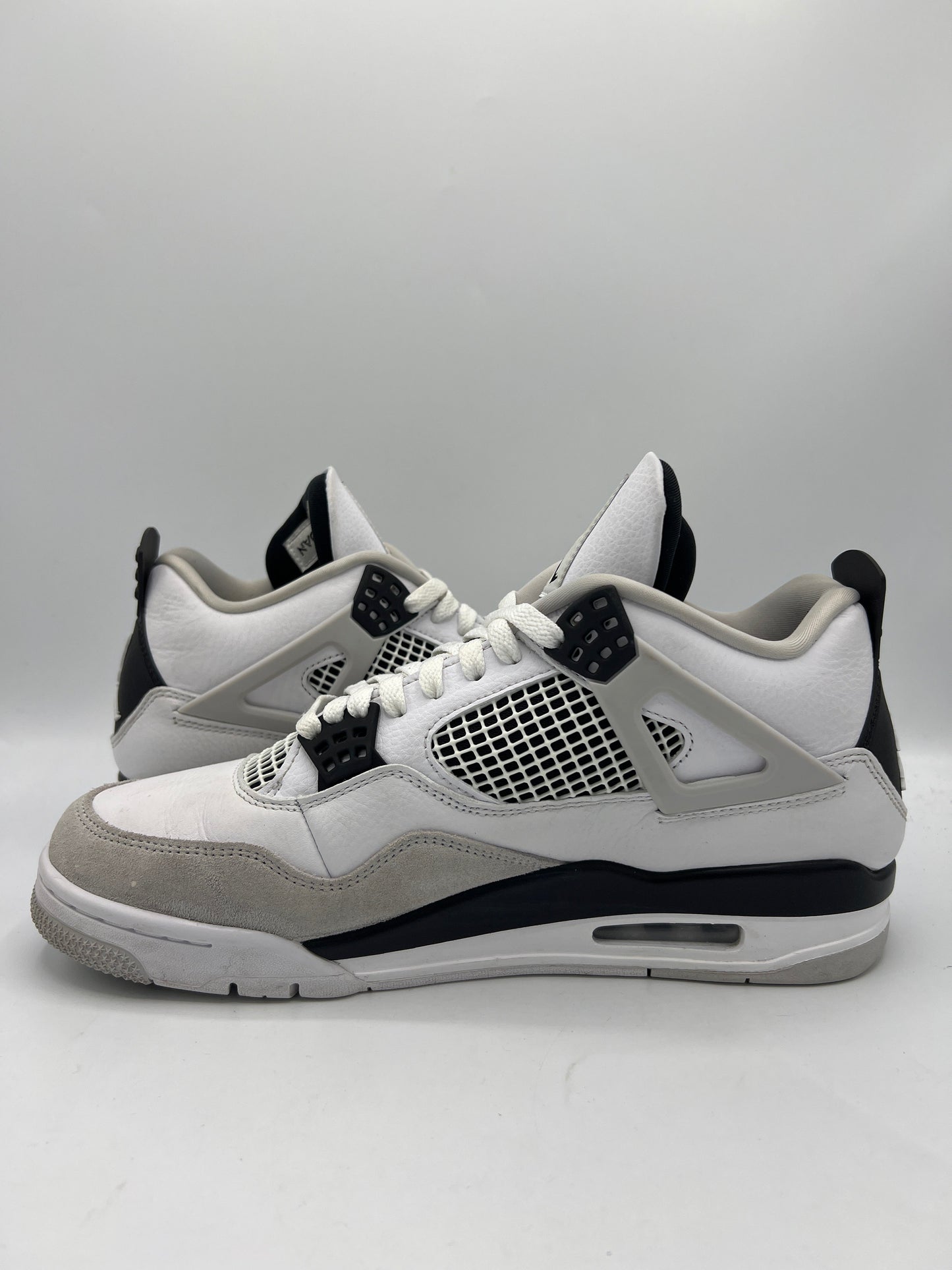 Air Jordan 4 Retro "Military Black" (PreOwned)