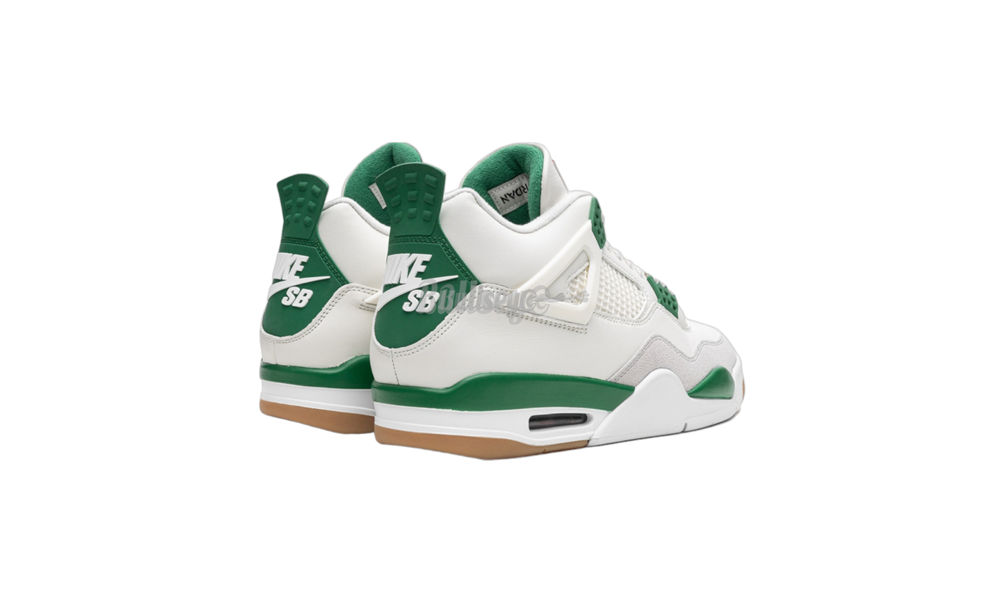 Air Jordan 4 Retro SB "Pine Green"