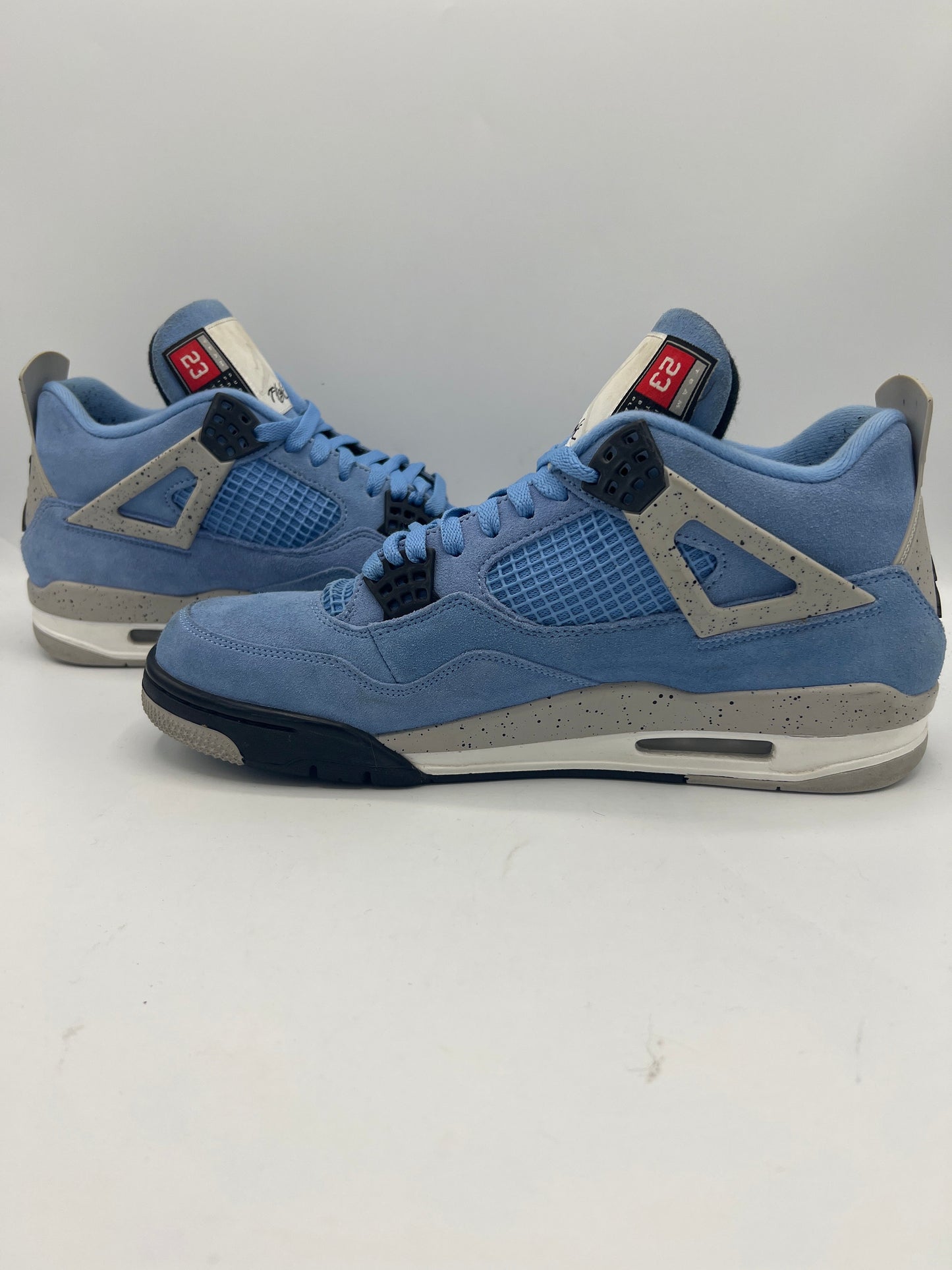 Air Jordan 4 Retro "University Blue" (PreOwned)