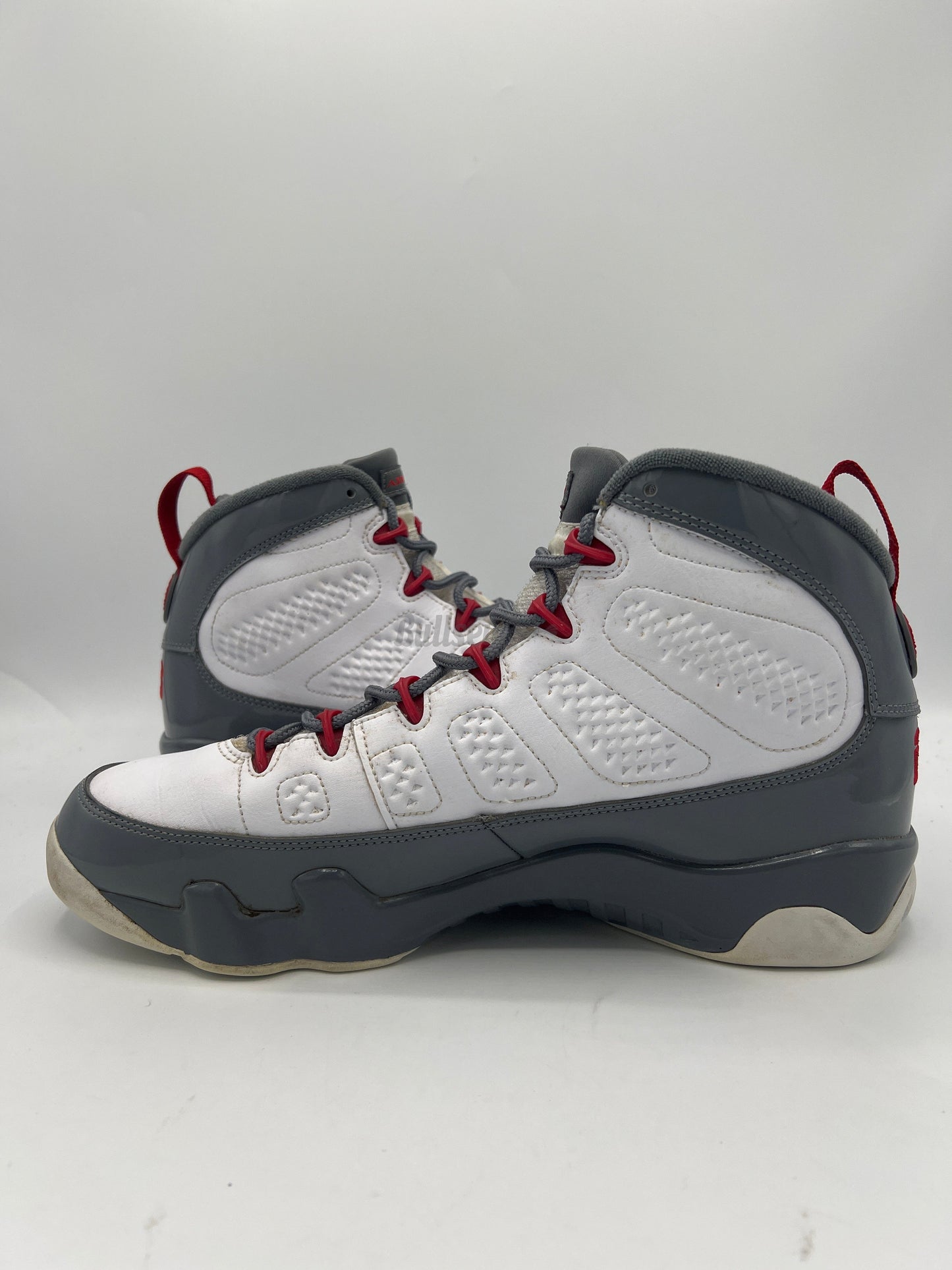 Air Jordan 9 Retro "Fire Red" (PreOwned)