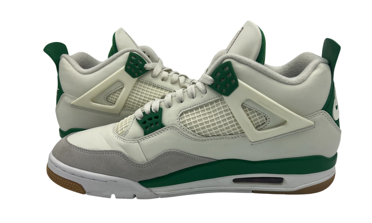 Air Jordan 4 Retro SB "Pine Green" (PreOwned) (No Box)