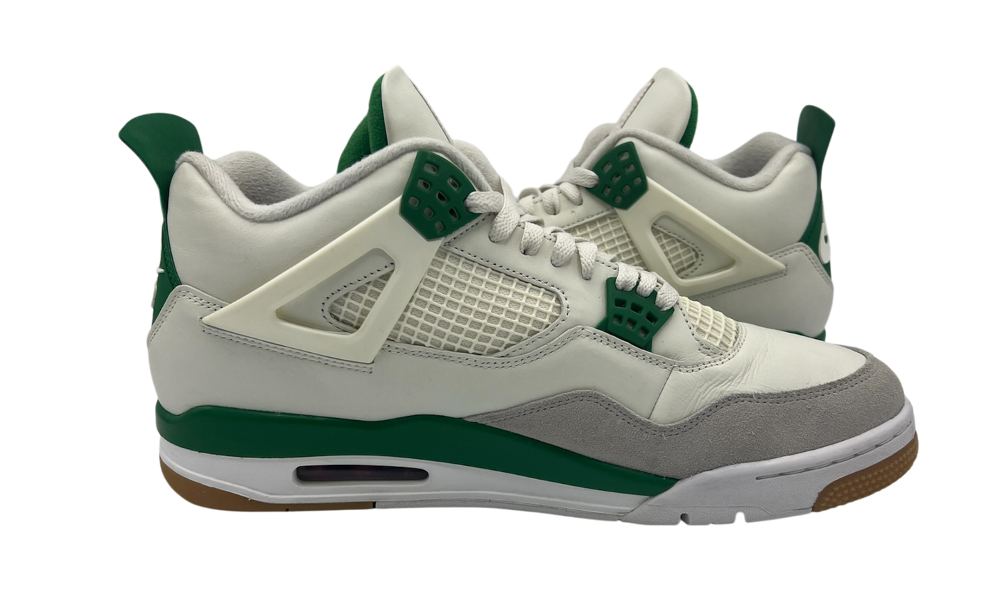 Air Jordan 4 Retro SB "Pine Green" (PreOwned) (No Box)