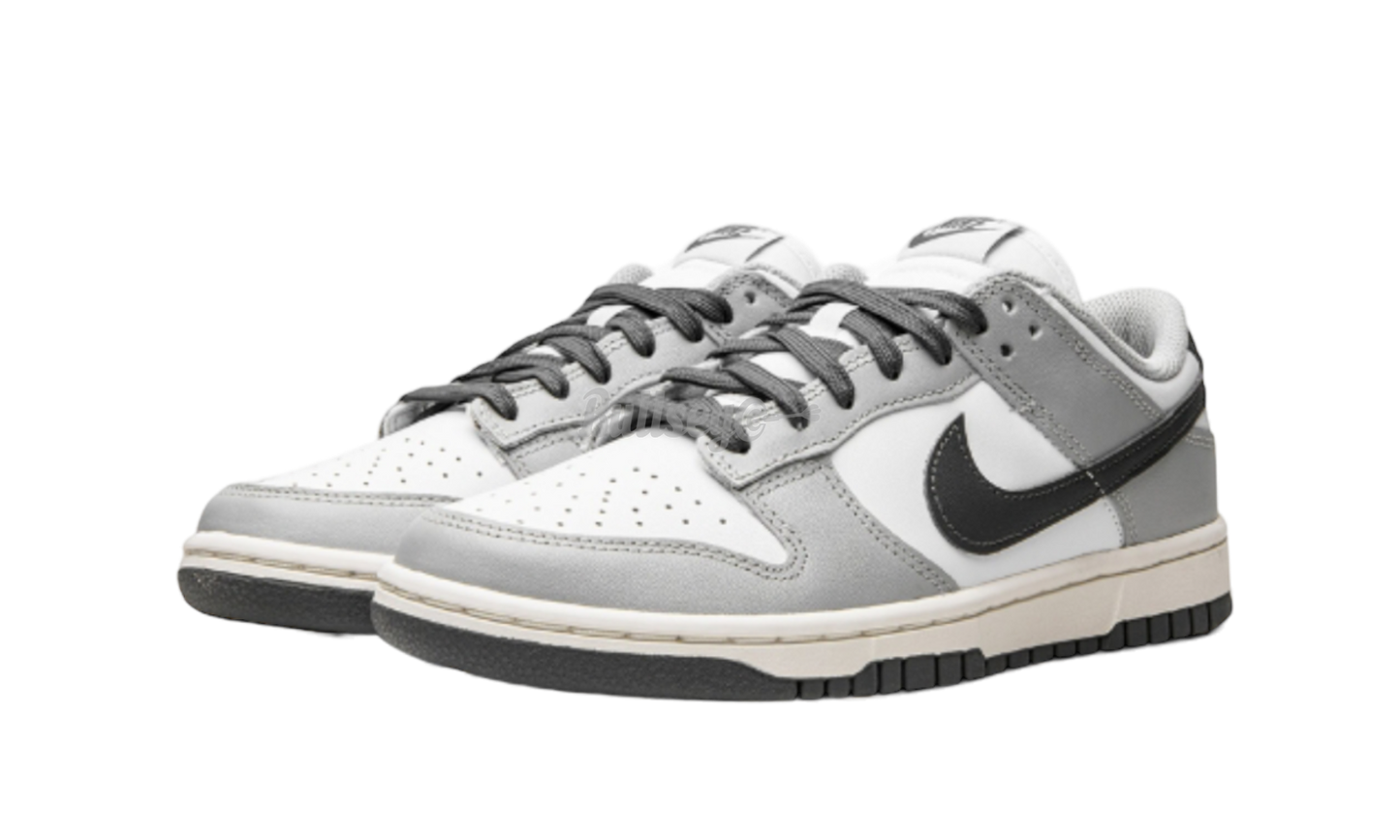 Nike Dunk Low "Light Smoke Grey"