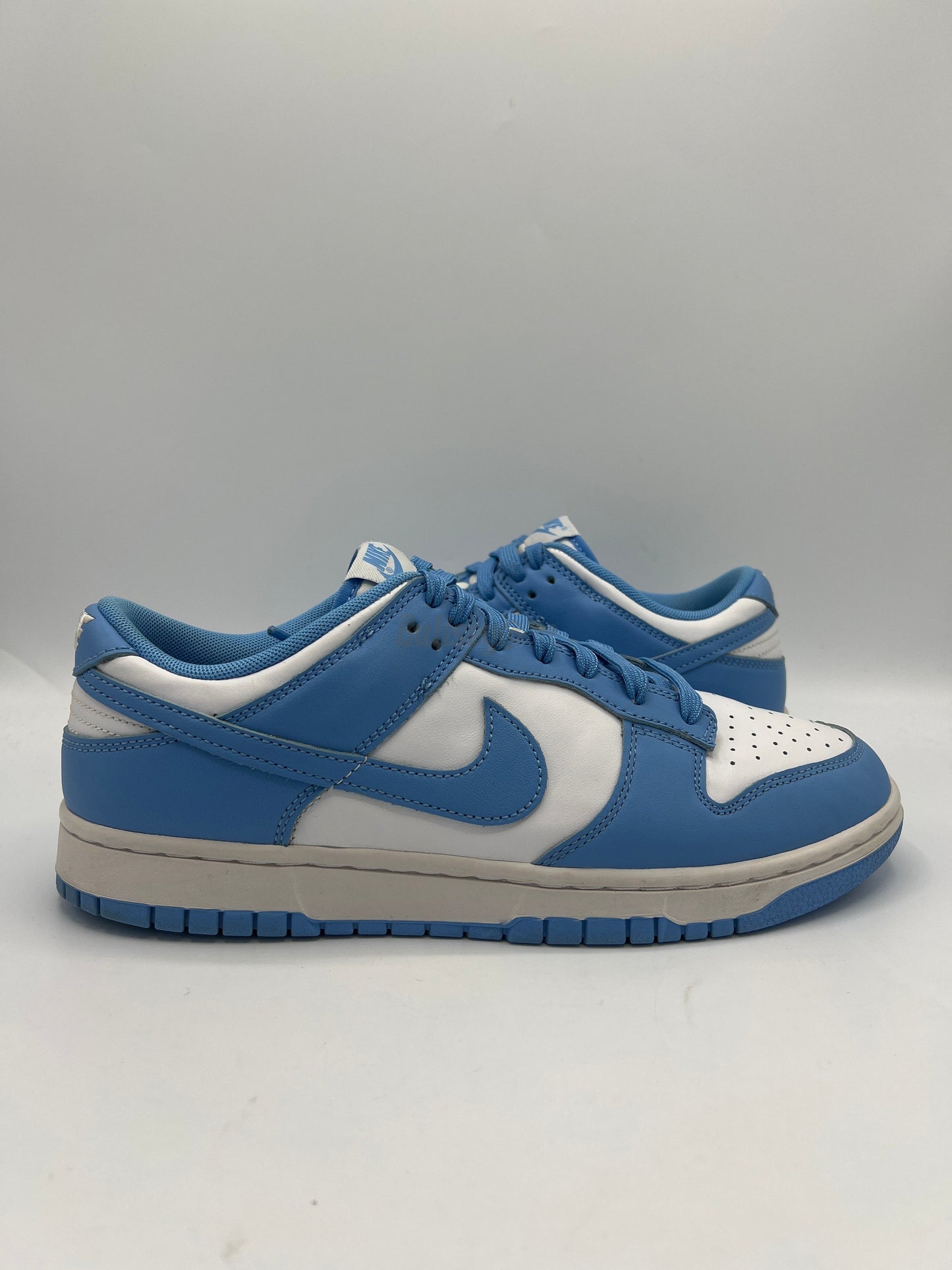 Nike Dunk Low "UNC" (PreOwned)