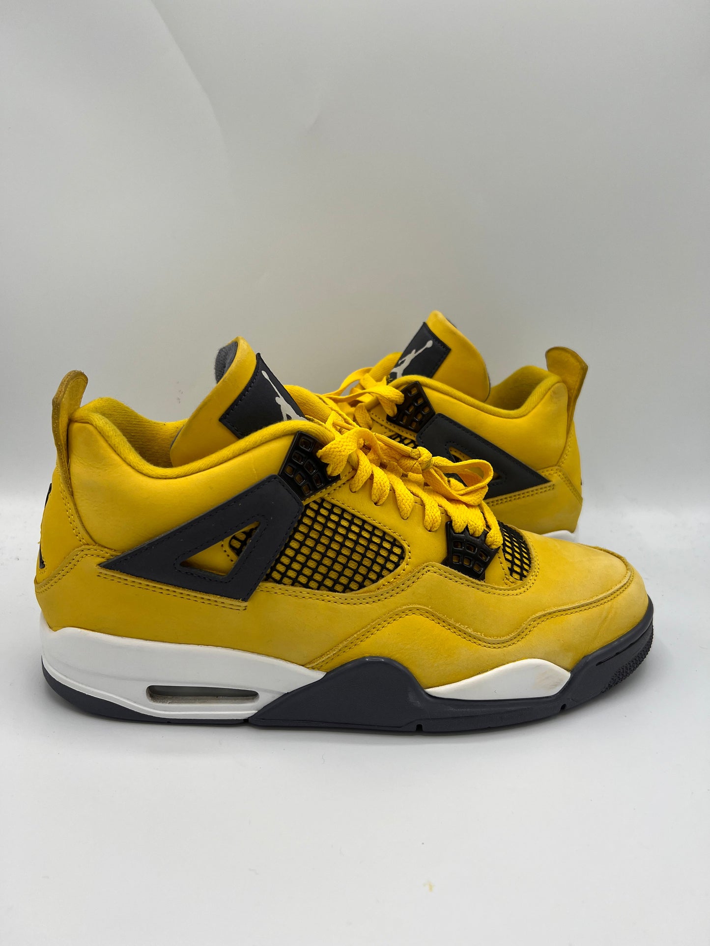 Air Jordan 4 Retro "Lightning" (PreOwned)